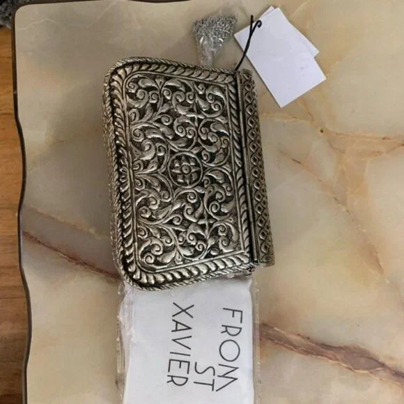From St Xavier  Metal Atria Clutch/ Crossbody - Picture 5 of 11